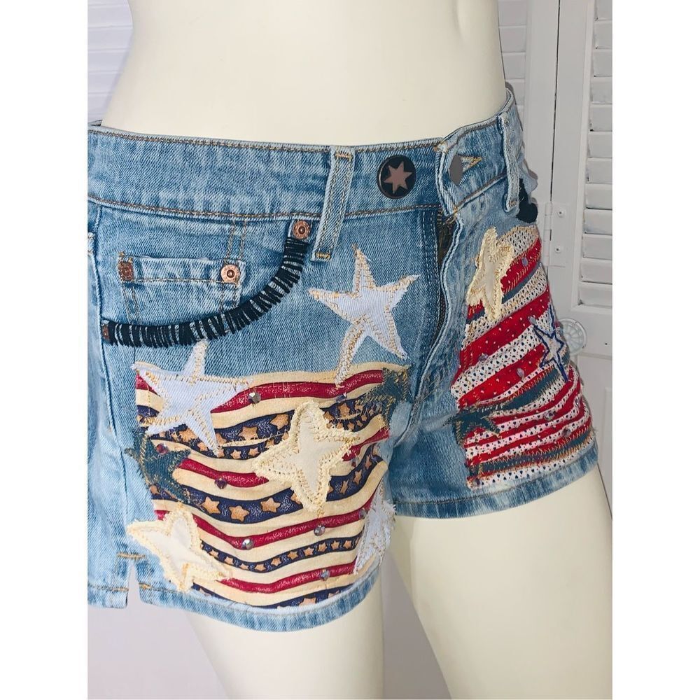 Vintage‎ Y2K Custom Levi’s Patriotic Patchwork Shorts Size 9 - Picture 6 of 17